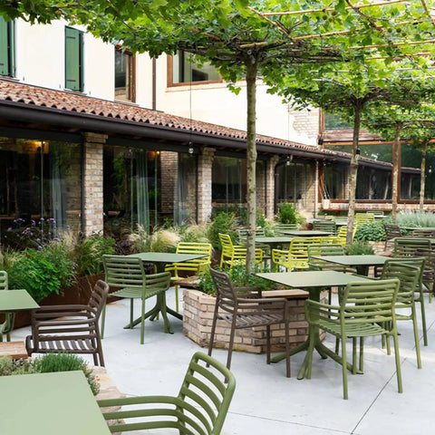 Revamp Your Outdoor Dining Area with Designer Alfresco Furniture for Restaurants